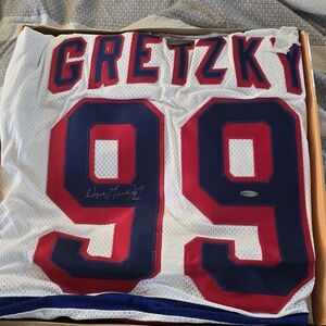 UDA Gretzkey Autographed Jersey